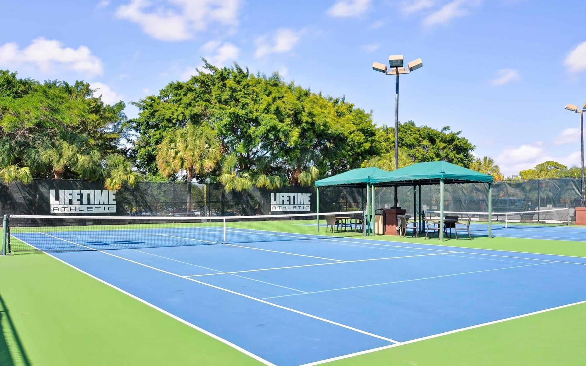 Hampton Inn Boca Raton Eksteriør billede